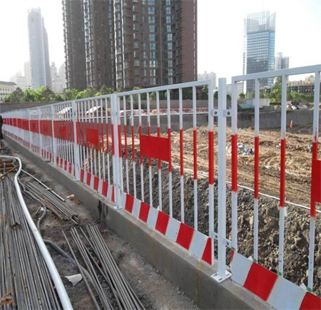 基坑護欄3.jpg 基坑護欄3.jpg